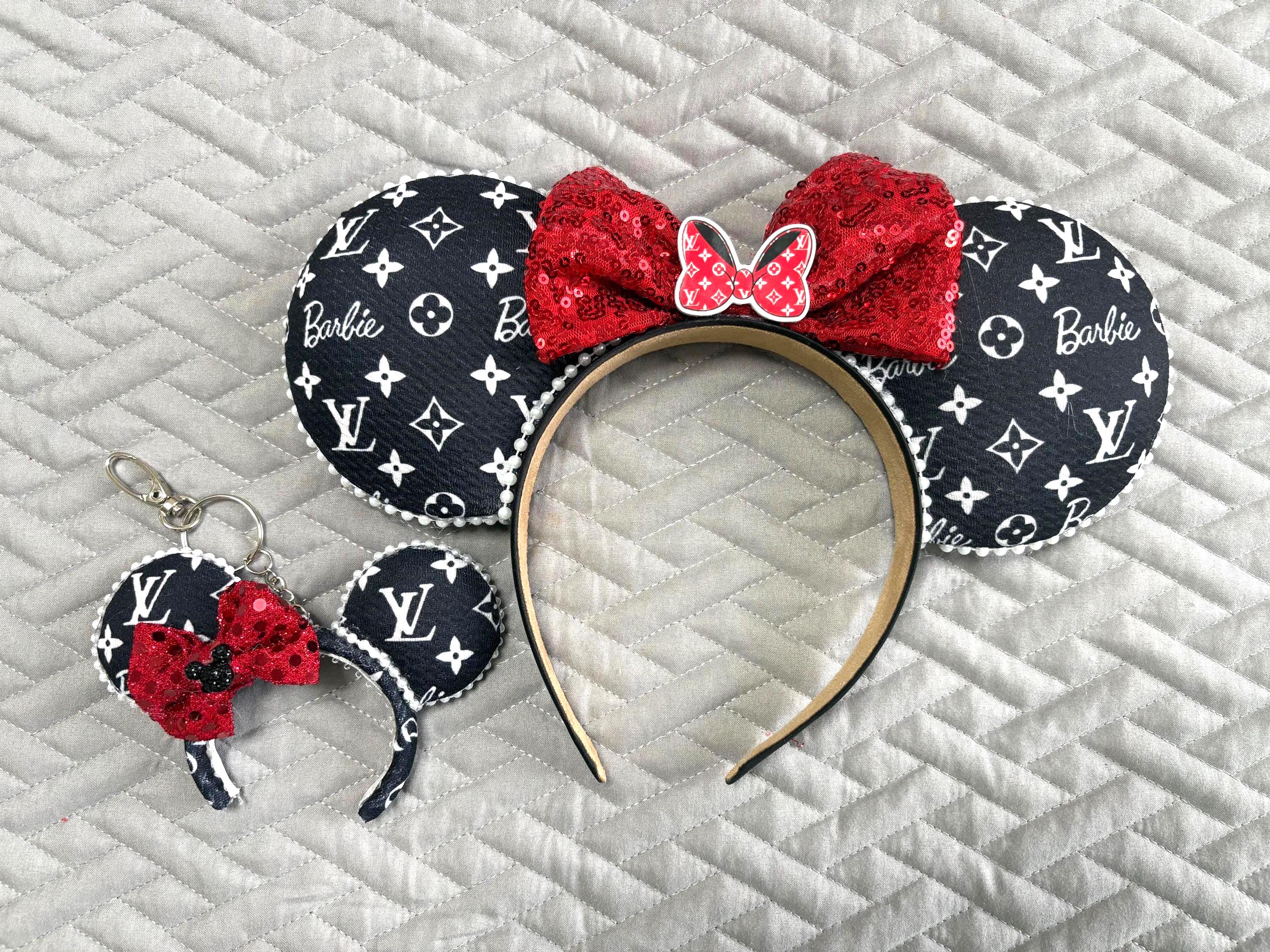 Metro Chic Mini Ear Keychain & Bag Charm