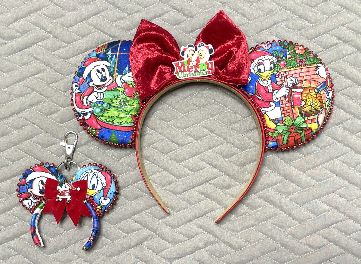 Merry Mouse & Mistletoe Mini Ear Keychain & Bag Charm (Copy)